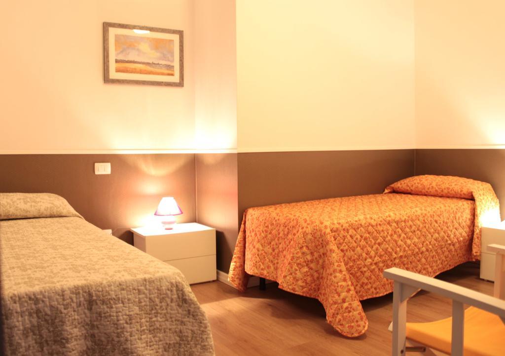 Camera Doppia con Letti Singoli con Bagno Privato